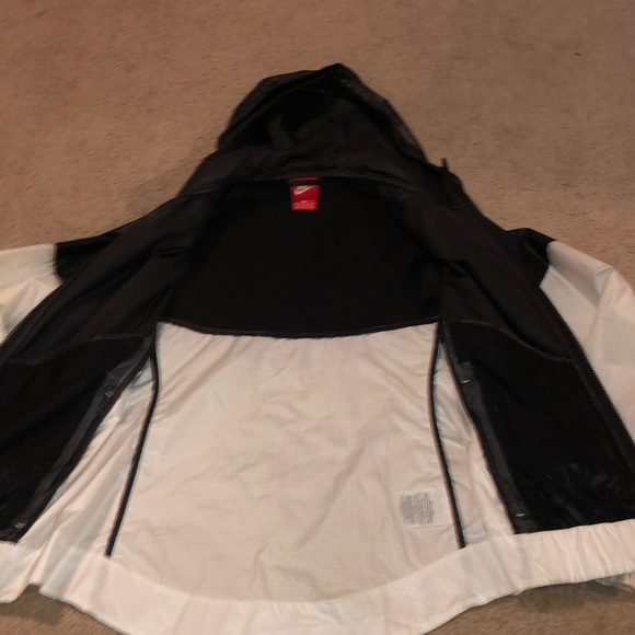 XS Womens nike windbreaker - Picture 3 of 7